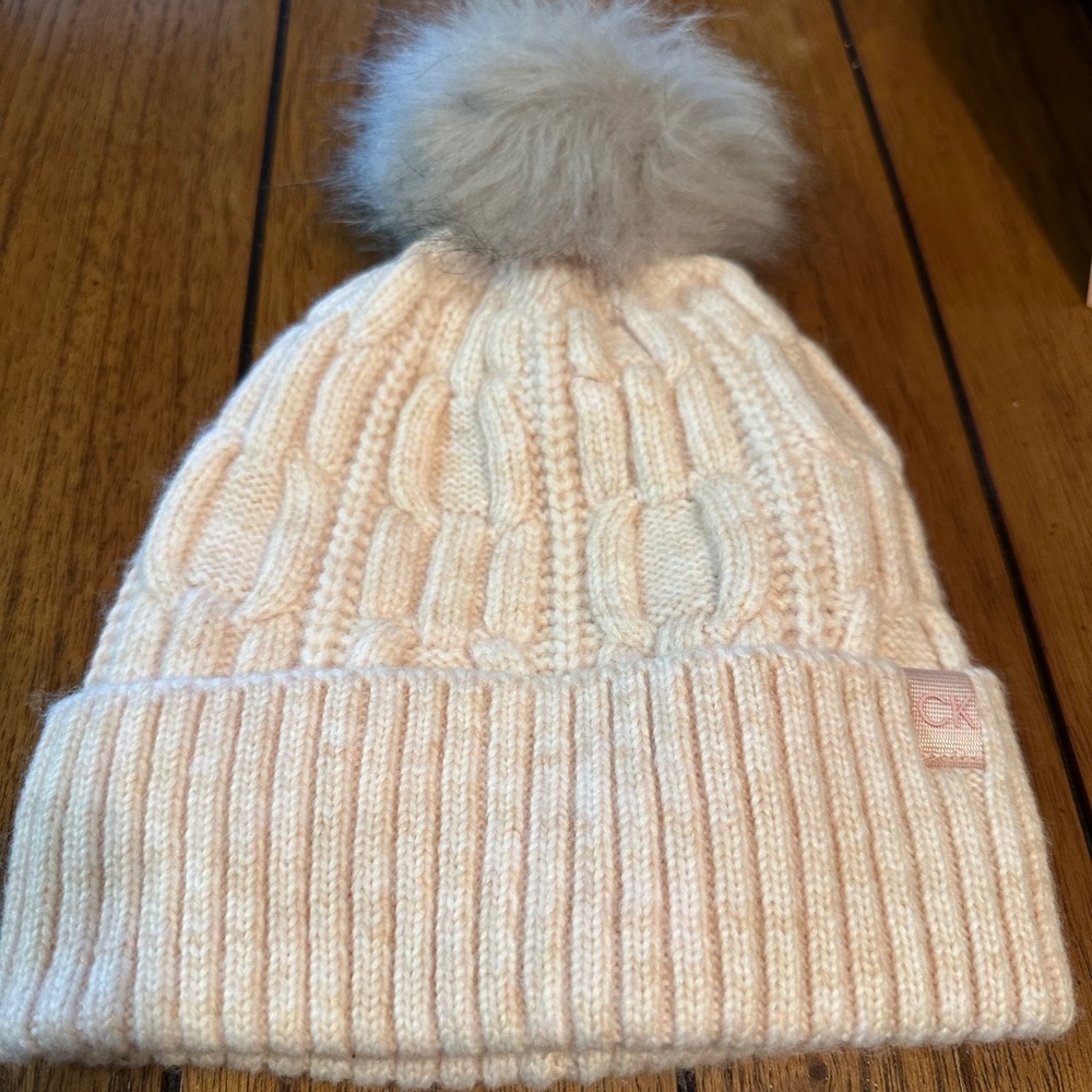 NWOT Cable knit beanie Calvin Klein